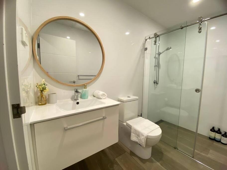 Kozyguru Campsie Brandnew 3 Parking Apartment *
