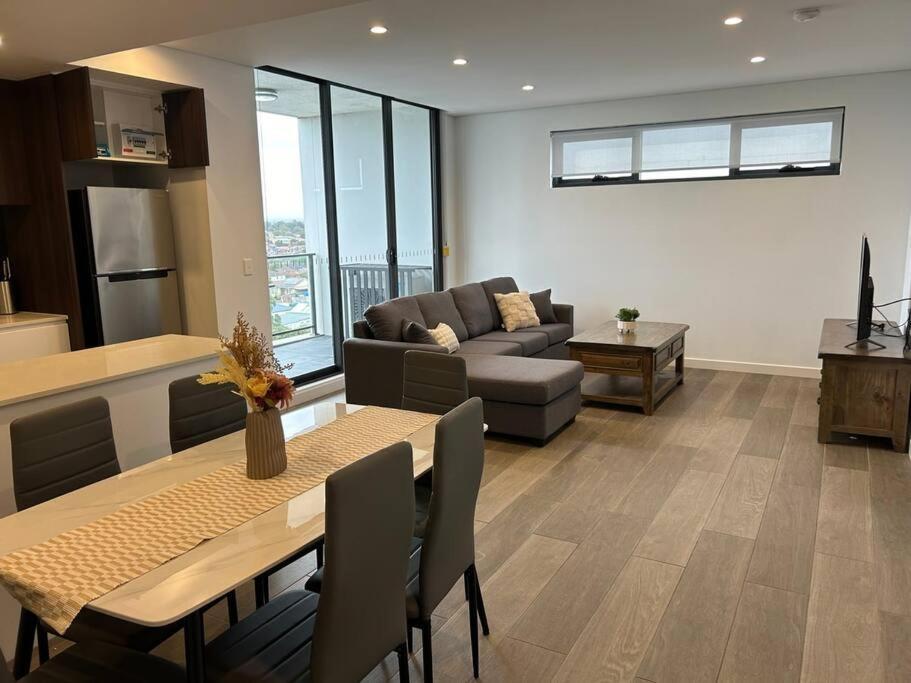 Kozyguru Campsie Brandnew 3 Parking Apartment